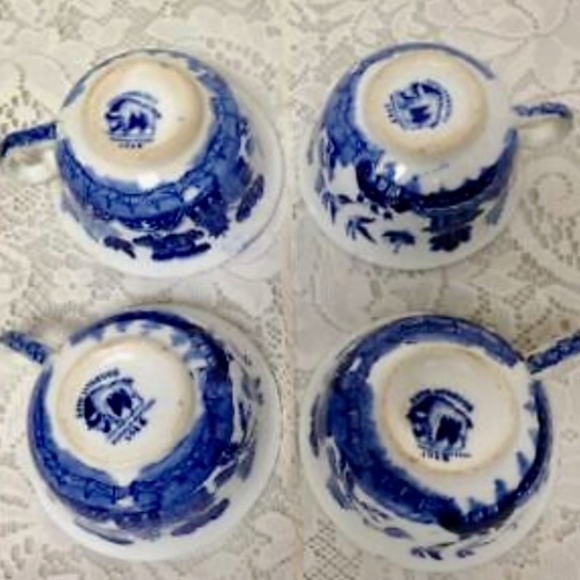 Vintage, Rare, Buffalo Pottery, 12-pc Blue Willow Snack-Dinner Set - Picture 4 of 12